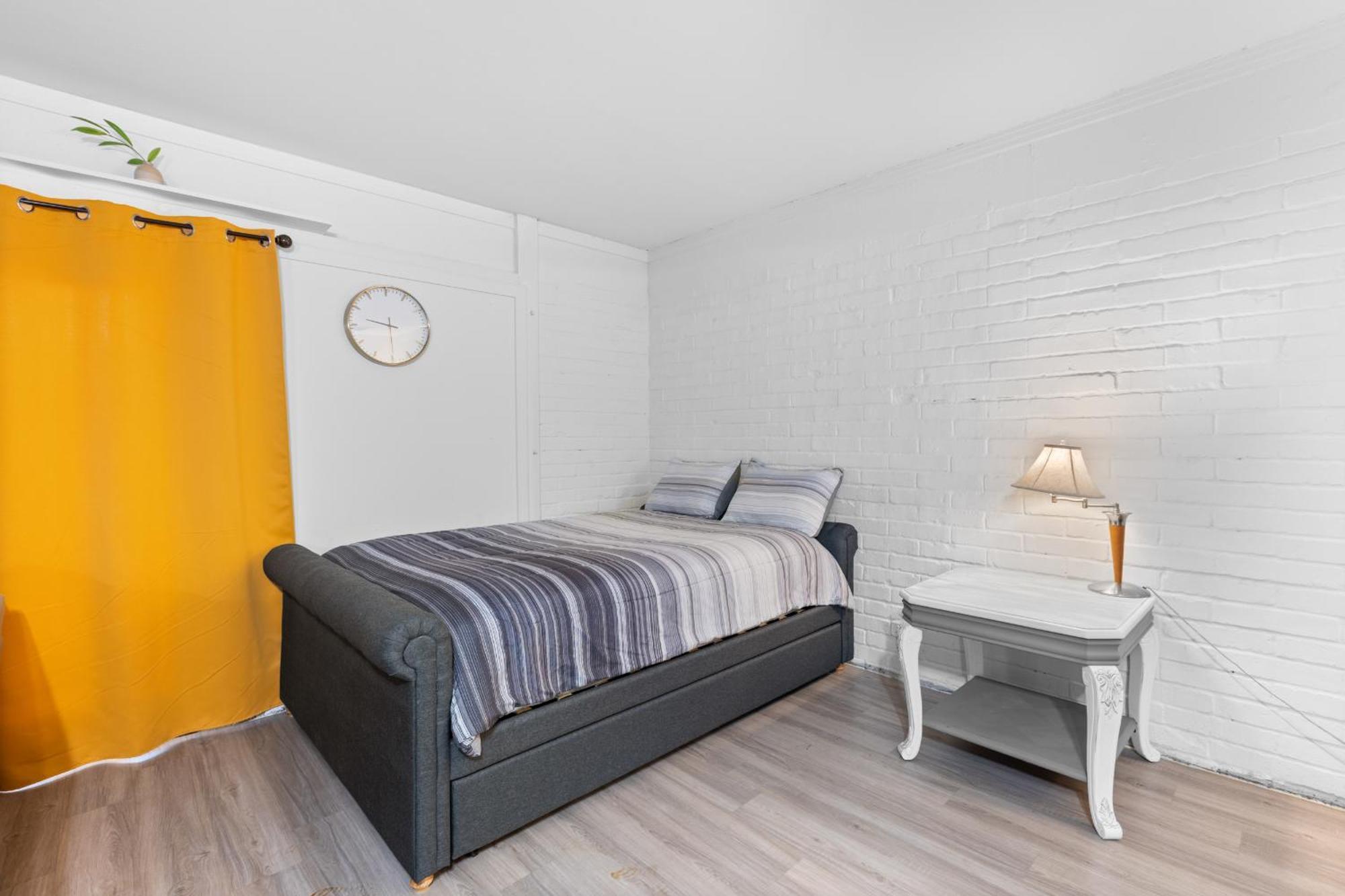Pet Friendly Large Studio With Free Wi-Fi In Great Location! Ориндж-Парк Экстерьер фото